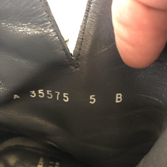 Stuart Weitzman Boots Womens Size 5 Black Gore-Tex Ankle Kitten Heel Pointed Toe - Picture 9 of 16